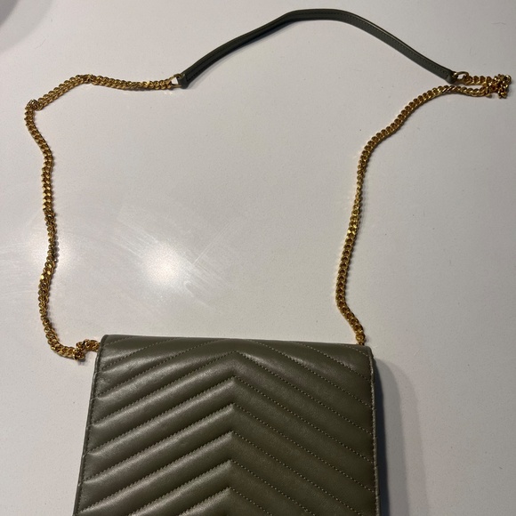 Saint Laurent Cassandre Envelope Chain Wallet In Lambskin - Picture 2 of 2